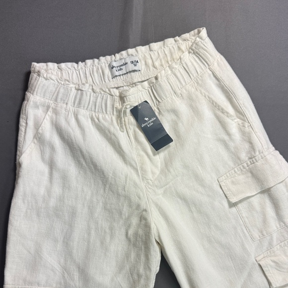 abercrombie kids Other - NWT Abercrombie Kids Off-White Cargo Size 13/14